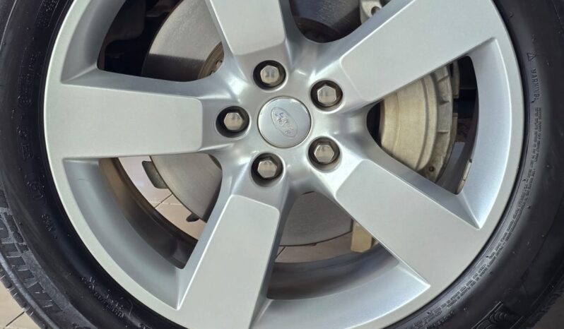 
								Land Rover Defender 110 P400e full									