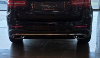 
										Mercedes GLC250 AMG Line full									