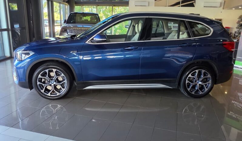 
								BMW X1 XDrive 25e full									