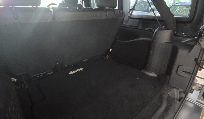 
								Jeep Wrangler 3.6 V6 JK Customs full									