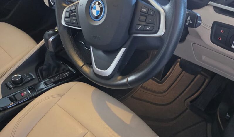 
								BMW X1 XDrive 25e full									