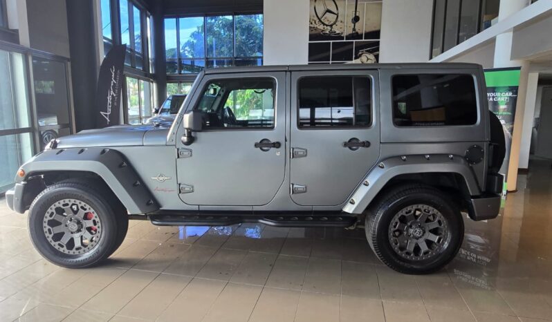 
								Jeep Wrangler 3.6 V6 JK Customs full									
