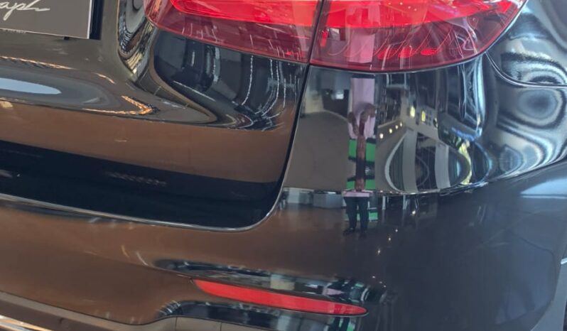 
								Mercedes GLC250 AMG Line full									