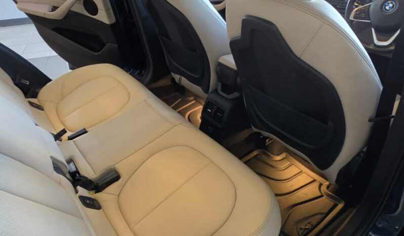 
								BMW X1 XDrive 25e full									