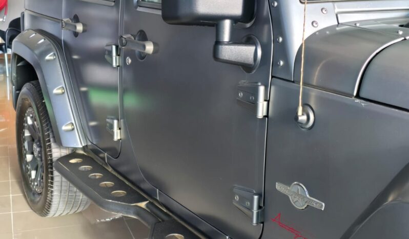 
								Jeep Wrangler 3.6 V6 JK Customs full									