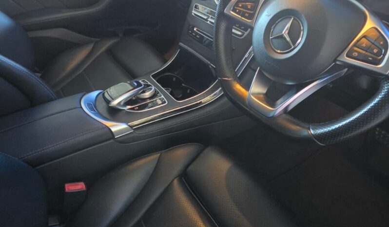
								Mercedes GLC250 AMG Line full									