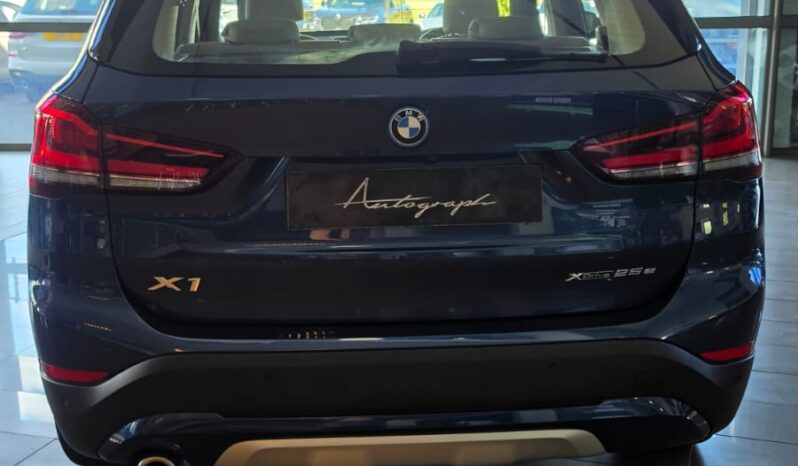 
								BMW X1 XDrive 25e full									