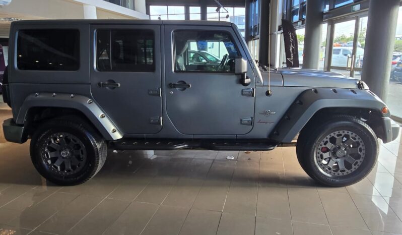 
								Jeep Wrangler 3.6 V6 JK Customs full									