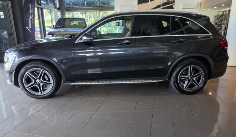 
								Mercedes GLC300E AMG Line full									