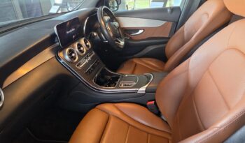 
										Mercedes GLC300E AMG Line full									