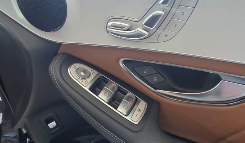 
								Mercedes GLC300E AMG Line Coupe full									