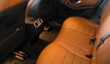 
										Mercedes GLC300E AMG Line full									