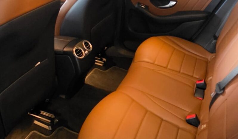 
								Mercedes GLC300E AMG Line full									