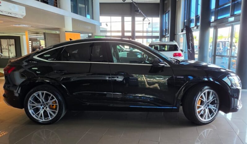 
								Audi E-Tron 55 Quattro Sportback First Edition full									