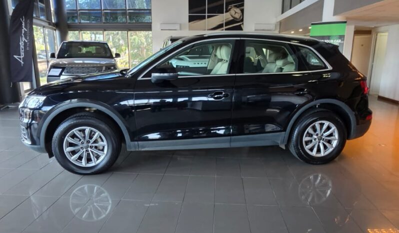 
								Audi Q5 2.0 TFSI Quattro full									