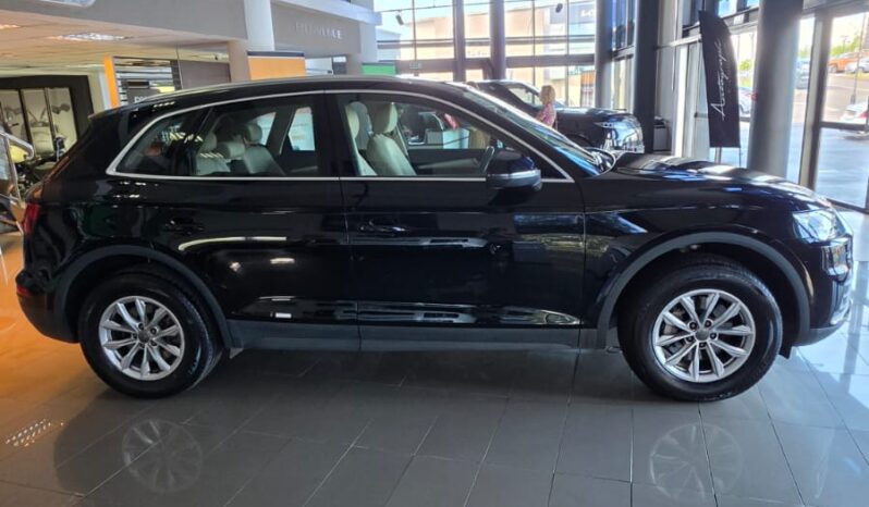 
								Audi Q5 2.0 TFSI Quattro full									