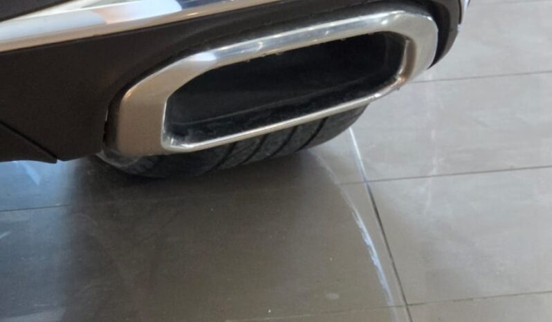 
								Mercedes GLC300E AMG Line full									