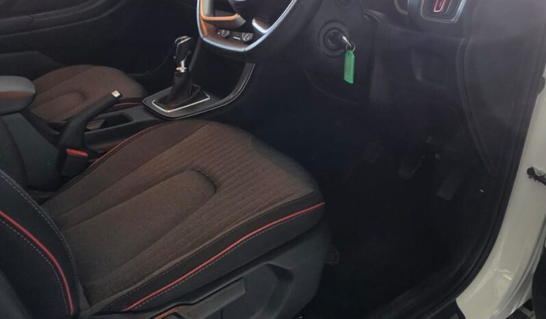 
								Hyundai Creta 1.5 M/T full									