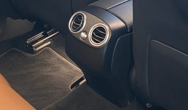 
								Mercedes GLC300E AMG Line full									