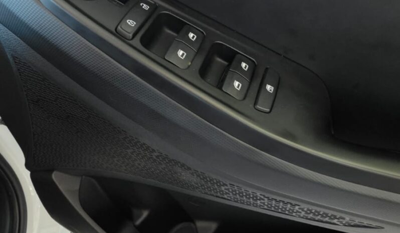 
								Hyundai Creta 1.5 M/T full									