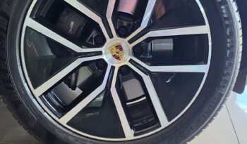 
										Porsche Cayenne E-Hybrid full									