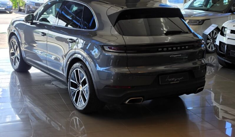 
								Porsche Cayenne E-Hybrid full									