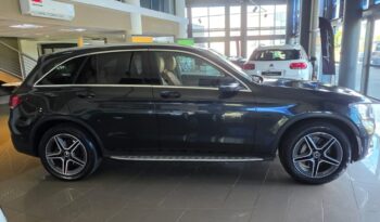 
										Mercedes GLC300E AMG Line full									