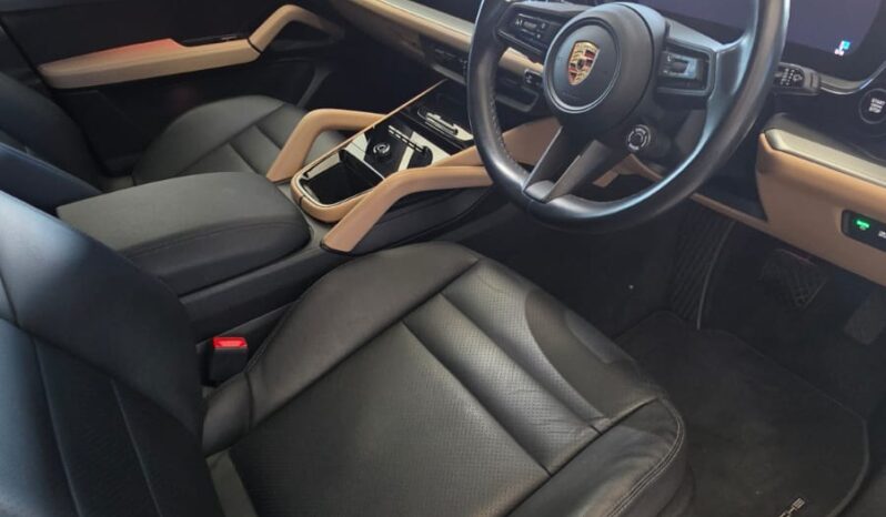 
								Porsche Cayenne E-Hybrid full									