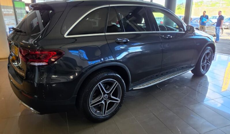 
								Mercedes GLC300E AMG Line full									