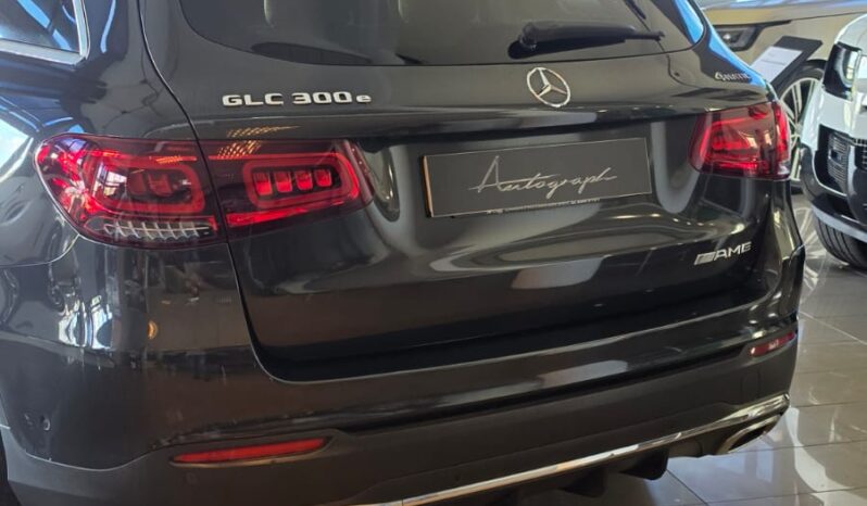 
								Mercedes GLC300E AMG Line full									