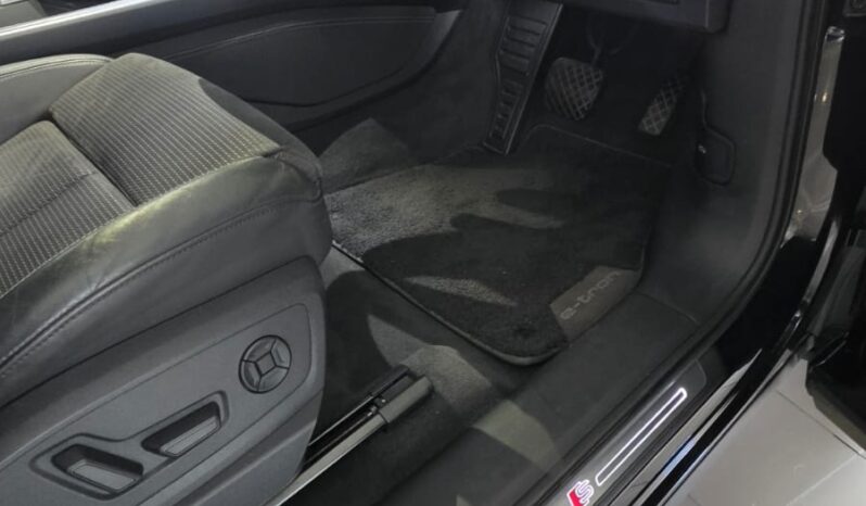 
								Audi E-Tron 55 Quattro Sportback First Edition full									