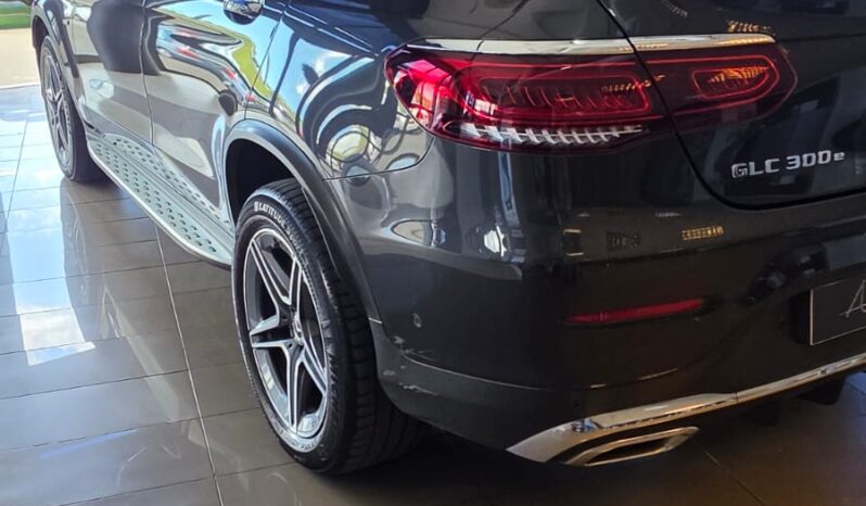 
								Mercedes GLC300E AMG Line Coupe full									