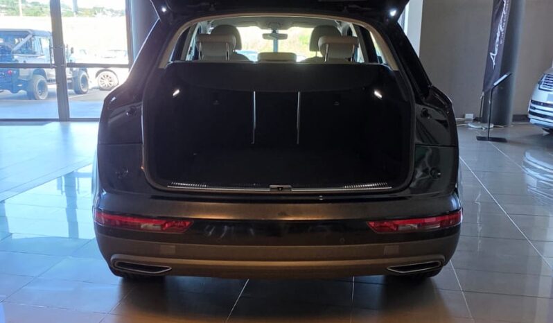 
								Audi Q5 2.0 TFSI Quattro full									