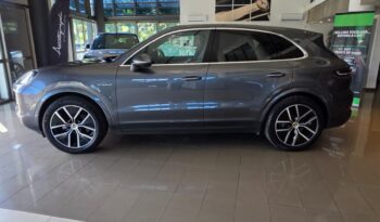 
										Porsche Cayenne E-Hybrid full									