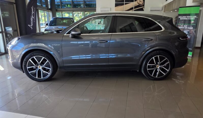 
								Porsche Cayenne E-Hybrid full									