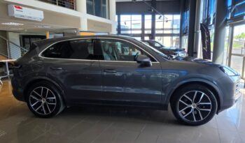 
										Porsche Cayenne E-Hybrid full									