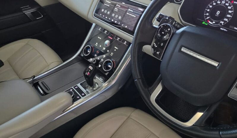 
								Range Rover Sport P400e HSE full									