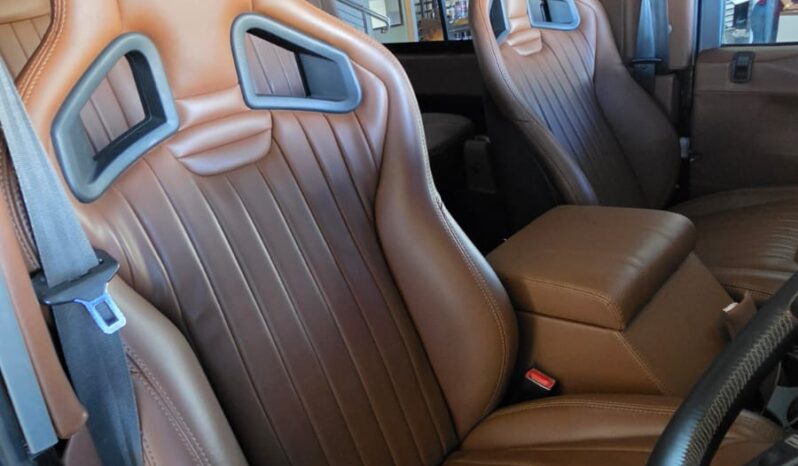 
								Land Rover Defender 90 XS SW full									