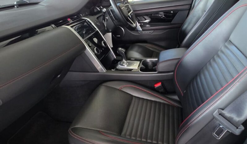 
								Land Rover Discovery Sport P300e R-Dynamic full									