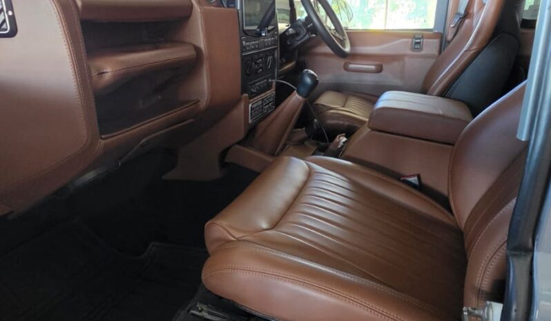 
								Land Rover Defender 90 XS SW full									