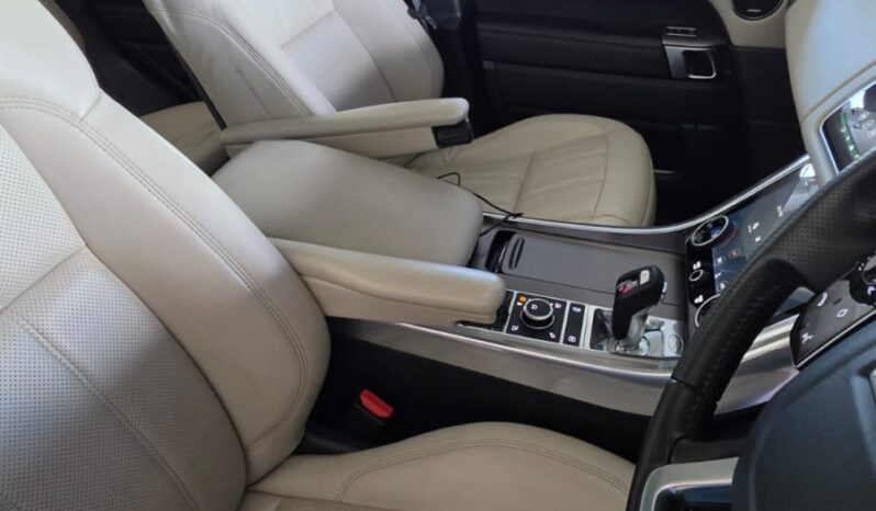 
								Range Rover Sport P400e HSE full									