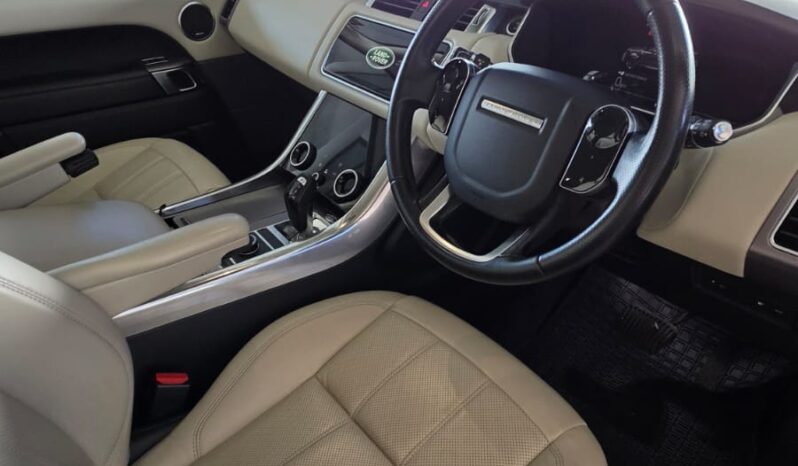 
								Range Rover Sport P400e HSE full									