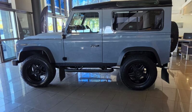 
								Land Rover Defender 90 XS SW full									