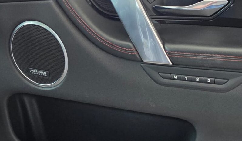 
								Land Rover Discovery Sport P300e R-Dynamic full									