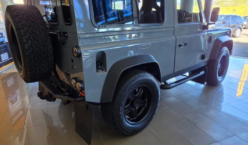 
								Land Rover Defender 90 XS SW full									