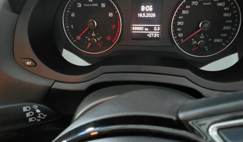 
								Audi Q3 1.4 TFSI full									