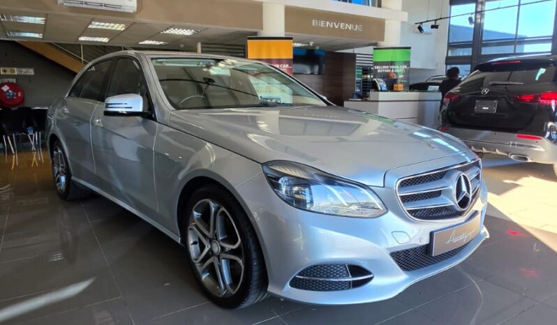 
								Mercedes E200 AvantGarde full									