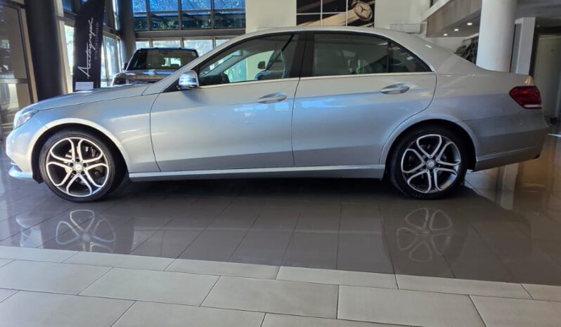 
								Mercedes E200 AvantGarde full									
