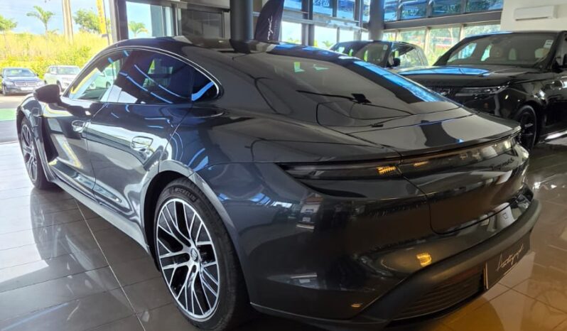 
								Porsche Taycan 4S full									