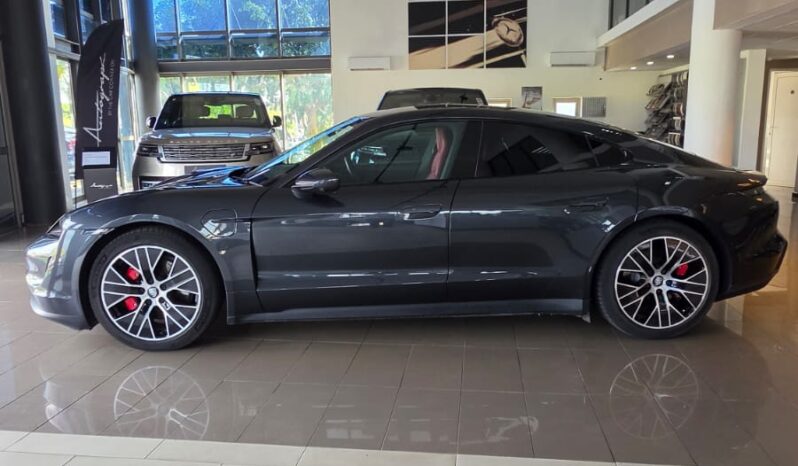 
								Porsche Taycan 4S full									